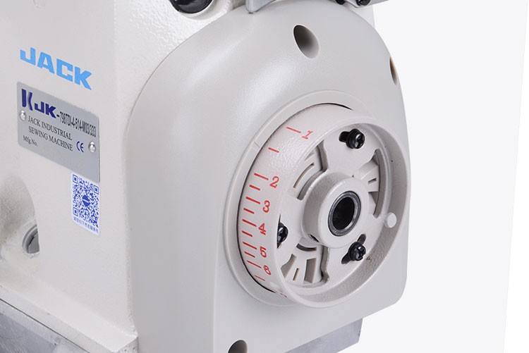 Overlock z energooszczędnym silnikiem.