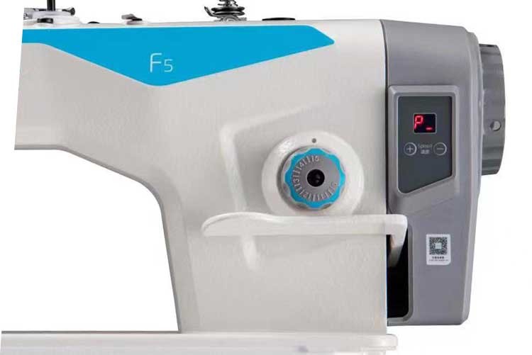 Stebnówka z prostym w obsłudze panelem kontrolnym.